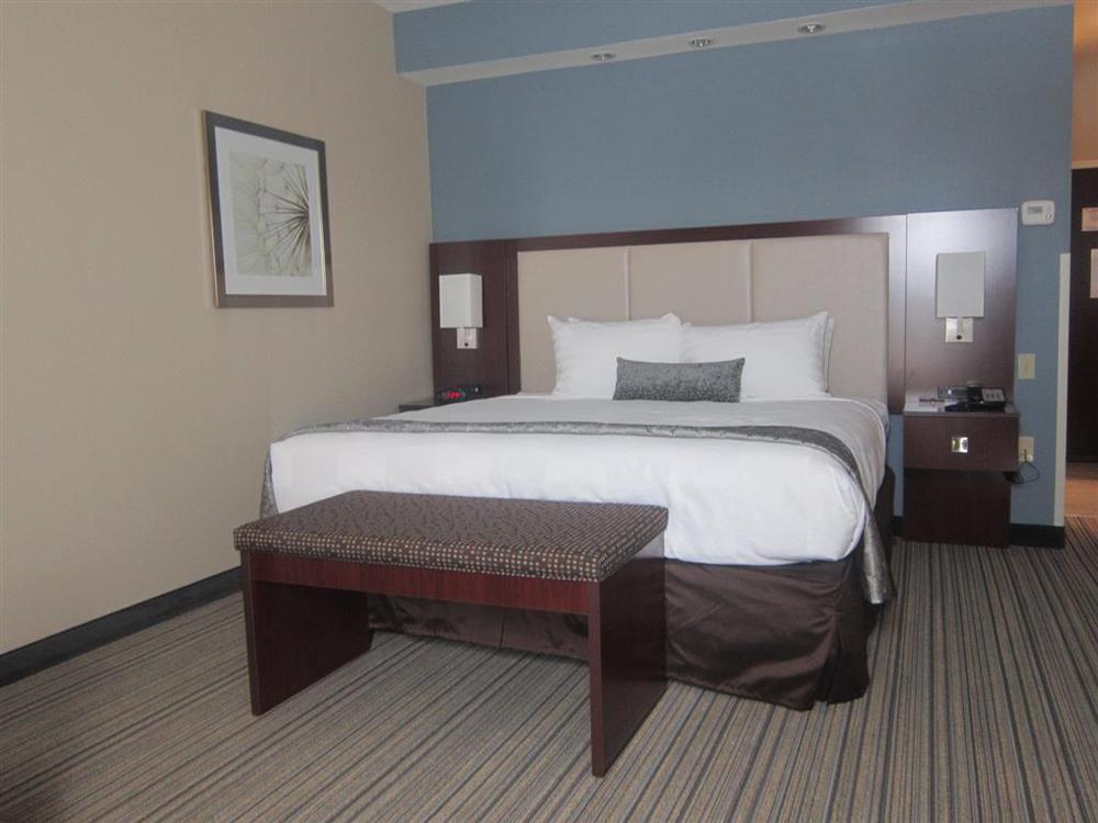 Best Western Plus Boardman Inn & Suites Poland Room photo